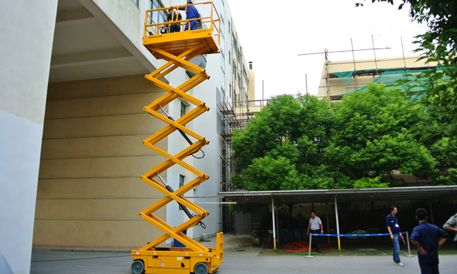 自行式高空作業(yè)平臺為什么大受歡迎