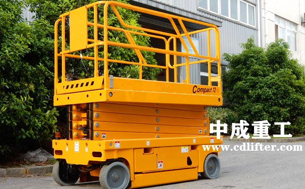 純電動剪叉高空作業(yè)平臺廠家