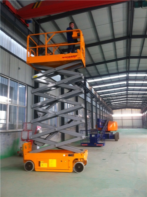 成都剪叉式升降機(jī)