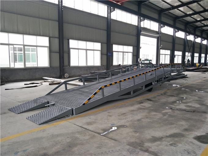 8噸移動(dòng)式登車(chē)橋