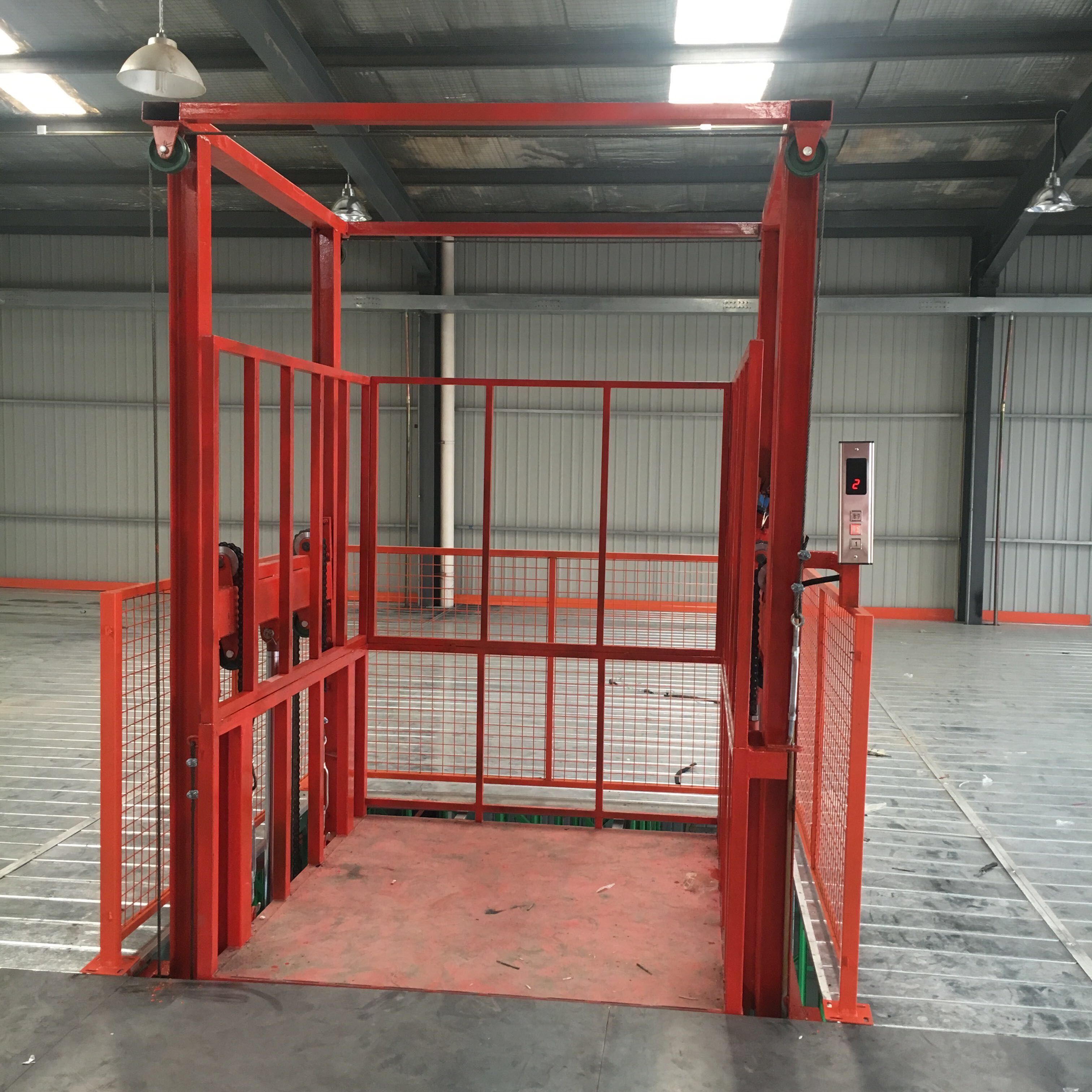 廠房升降貨梯現(xiàn)場圖片
